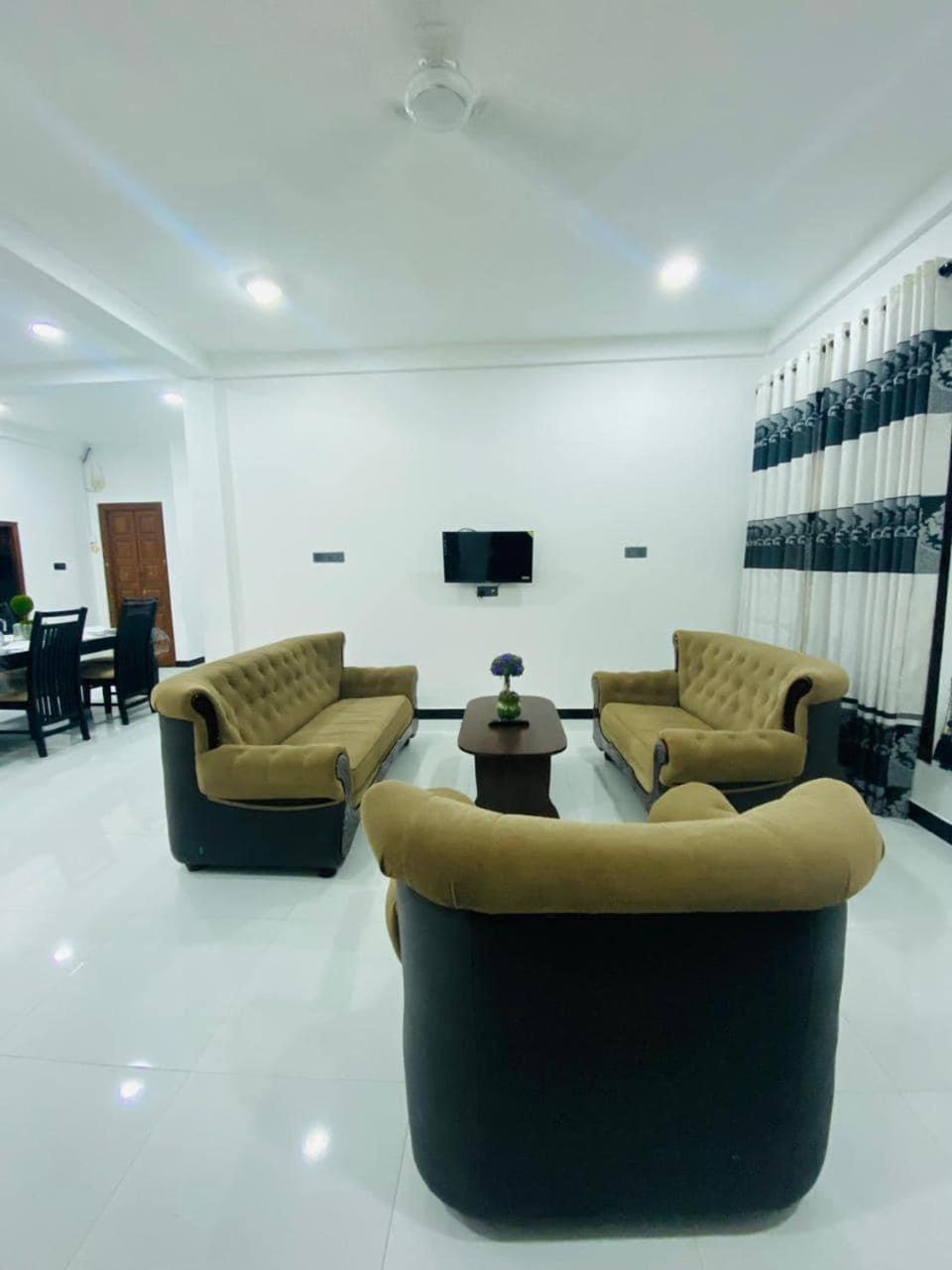 Lalitha Holiday Inn 贾夫纳 外观 照片