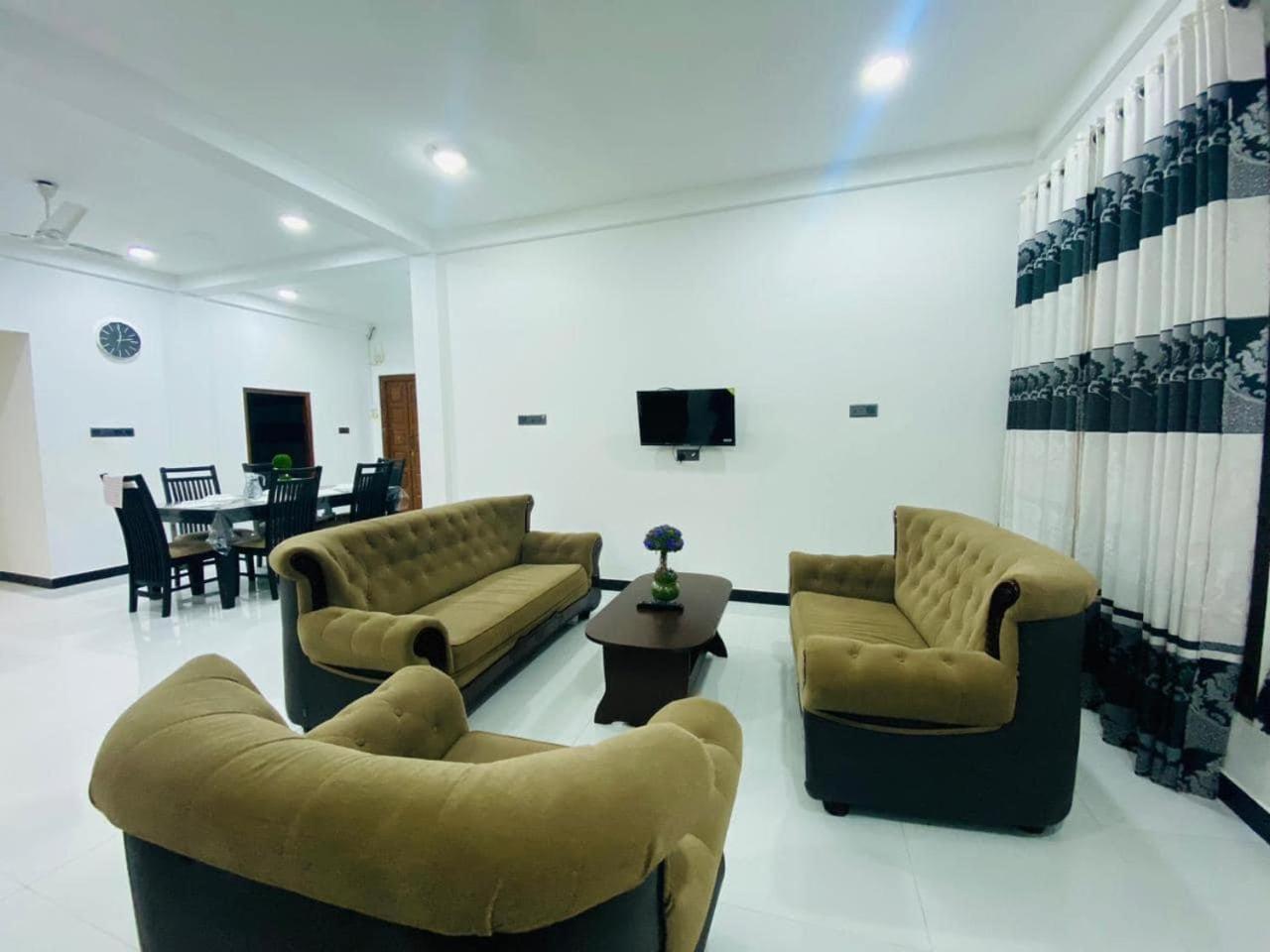 Lalitha Holiday Inn 贾夫纳 外观 照片