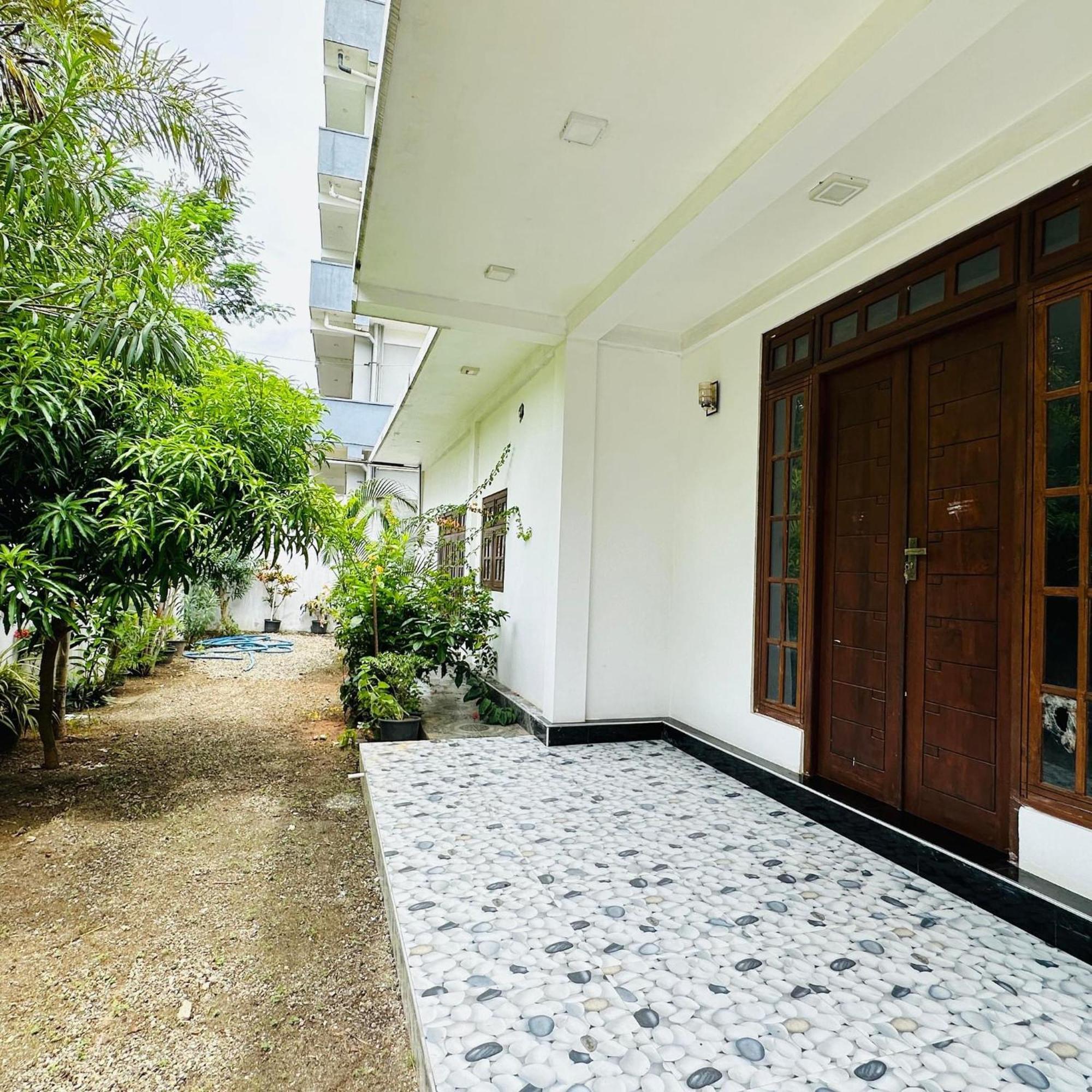 Lalitha Holiday Inn 贾夫纳 外观 照片